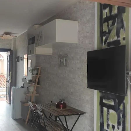 Saltillo Alto White Apartman *